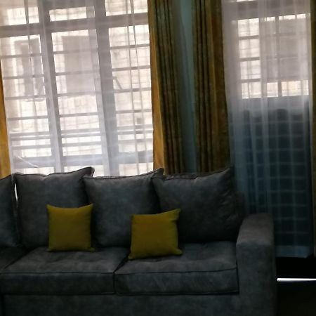 Exquisite City Apartments With Hot Tub Nairobi Eksteriør bilde